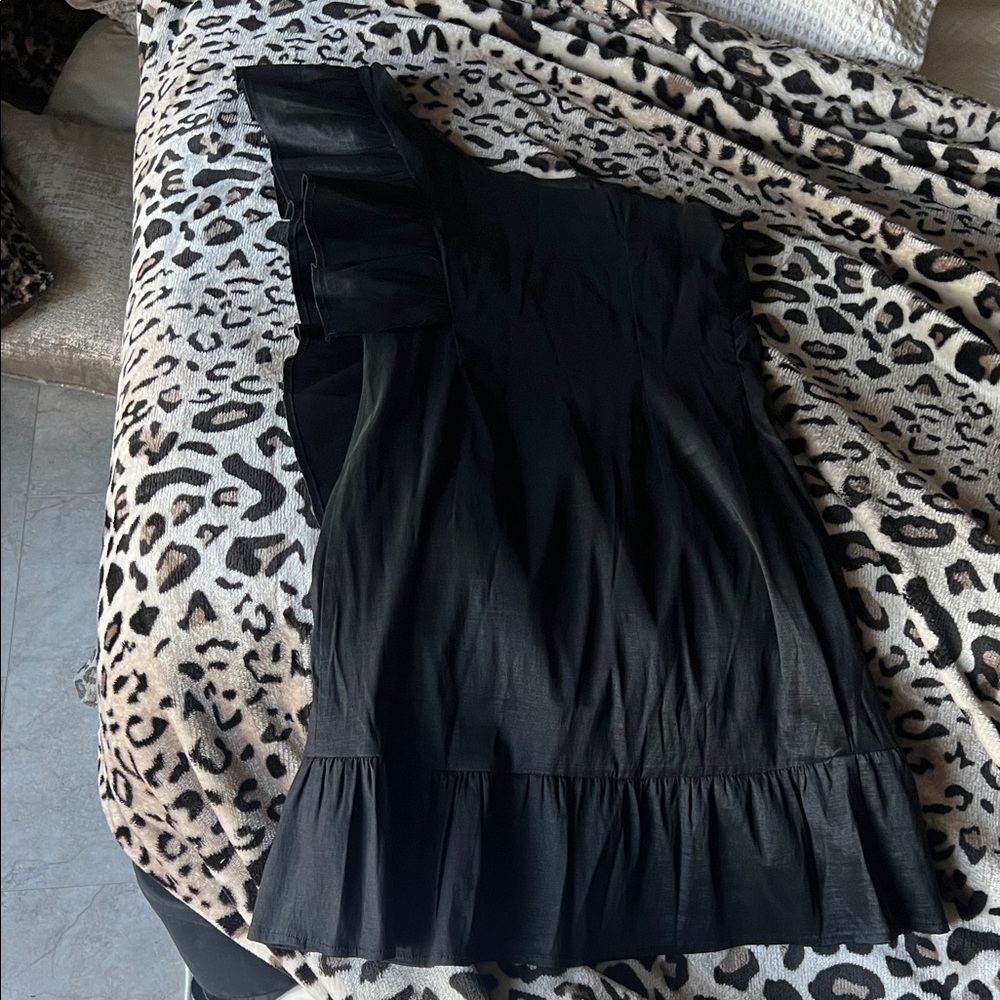 Lulu's Black One Shoulder Ruffle Dress dressy elegant party dress NWOT Small